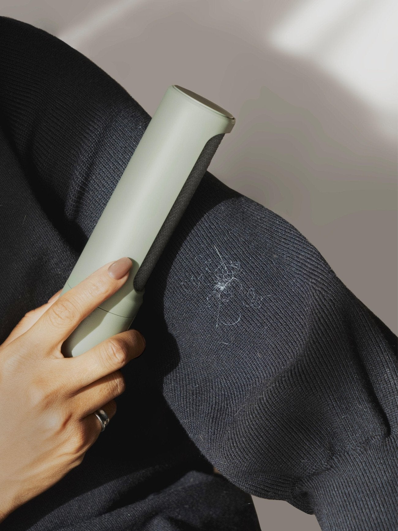 STEAMERY LINT BRUSH